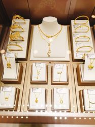 -六福珠寶(苏州人民商场店)