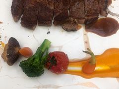 澳洲和牛西冷牛排（M6）-Golden Lily河内巴黎法越料理餐厅(建国西路店)