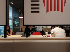 -麦当劳(轻轨曹杨路店)