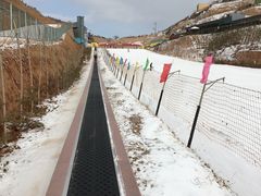 -采薇庄园四季滑雪场