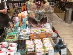 零售区-VENCHI 闻绮(北京国贸商城店)