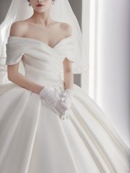 -艾米丽婚纱礼服