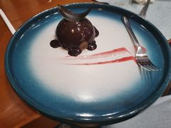 半球巧克力夹心慕斯-V Bar海景扒房(北海湾惠龙万达嘉华酒店)