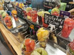 -席娜卡琳火车铁道夜市