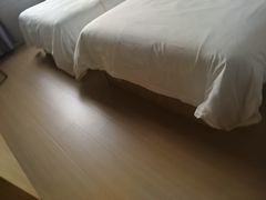 -朗逸酒店(广州塔赤岗地铁站店)