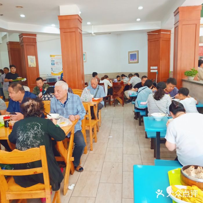 草桥清真牛肉锅贴扁食店大堂图片