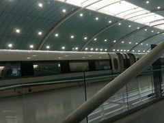 -龙阳路磁悬浮列车总站-停车场