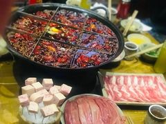 -白乐天毛肚火锅馆(解放碑店)