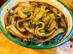 -拈签一笑黄牛肉辣卤串串