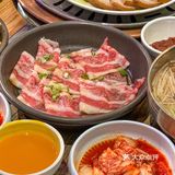 卧卧卧…吃个烤肉竟然烧起来了