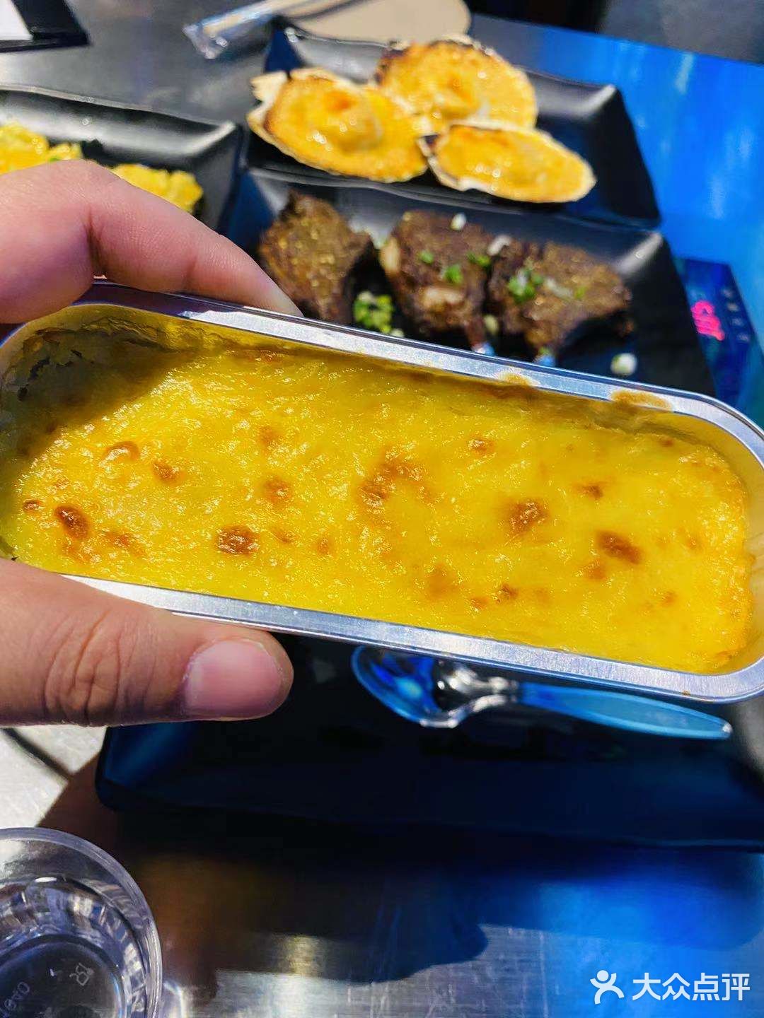 沉浸式全息投影用餐体验，吃串就到大成海鲜烧烤