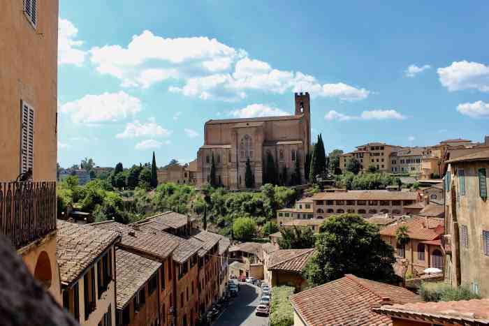 圣多米尼克教堂-"很古朴的教堂,在对岸,离锡耶纳大教堂步行.