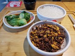 外婆菜炒蛋饭简餐-72街红烧排骨饭(海珠丽影广场店)