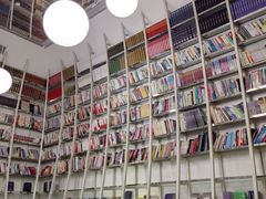 -钟书阁(松江泰晤士小镇店)