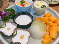 特色甜品拼盘-萨芭蒂高空花园餐酒吧