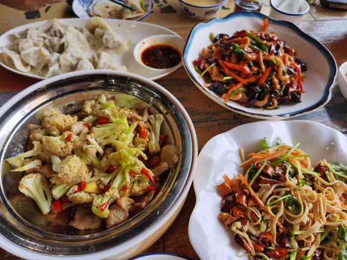 冰城东北人家饺子馆(第六分店)