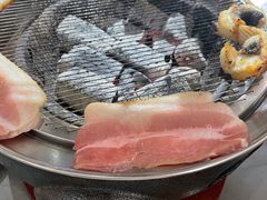 -围炉肉舍•炭烤活鳗•丹东海鲜烤肉(步行街店)