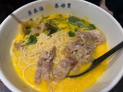 经典酸辣汤雪花肥牛面-和府捞面(领展购物广场京通店)