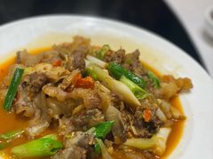 大蒜炒牛骨肉-鲨鱼醉鲜坊