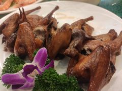 脆皮红烧乳鸽-美景家宴