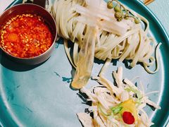 敲糖椒麻鸡丝凉面-蜜桃花开·中西融合菜E&W(南长街店)