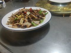 -土砂锅生态山庄·非遗砂锅雅鱼