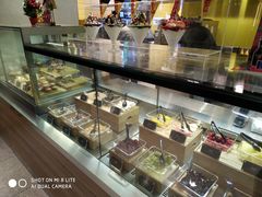 面包甜点陈列柜-麦当劳(新王府井店)