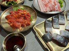 -围炉肉舍丹东海鲜烤肉·烤活鳗(步行街店)