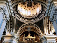 -皮拉尔圣母圣殿主教座堂