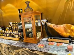 -雍容荟帝王蟹活龙虾展台自助(IFS黑金店)