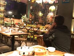 驻唱-胡桃里音乐餐厅(陶溪川店)(川湘赣菜·世界百大酒庄直供红酒·音乐表演)
