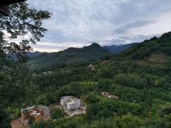 -凤栖山