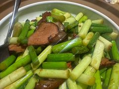 洋蒜苔炒腊肉-湘味淳(千禧街店)