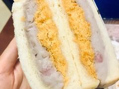 -沁屋面包店(人民东路店)