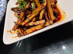 -铜锣湾·有麝自然香(渝北财富中心店)