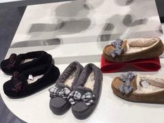 -UGG(燕莎奥特莱斯购物中心店)