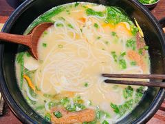 -银米·云南传统过桥米线(双廊黑金冠店)
