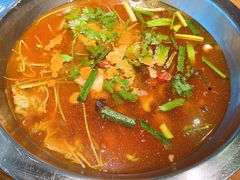 -野山舂·贵州现舂酸汤火锅(鸿通城店)