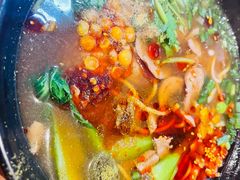 -爆炸头阿姨小四川正宗川味小吃(无任何分店)
