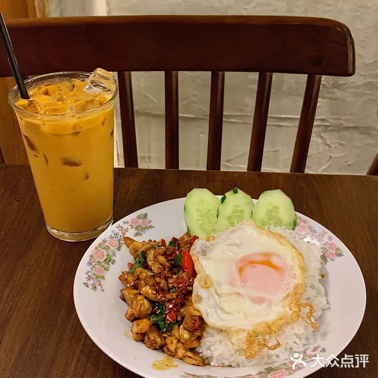 找到我心心念念的泰奶和打抛饭啦🍚