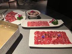 -左庭右院鲜牛肉火锅黑金店(陆家嘴中心店)