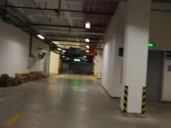 -零点广场-停车场