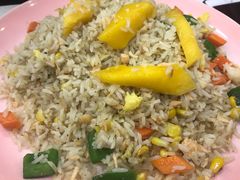 芒果三文鱼炒饭-和平馆·地道港澳茶餐厅(西门口店)