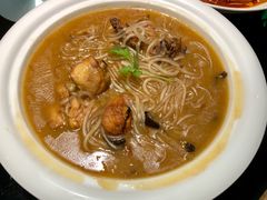小鸡炖蘑菇-上关雪東北菜(中房金谊店)