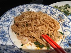 葱油三虾拌面-老头儿油爆虾·知味杭州(爱琴海购物中心)