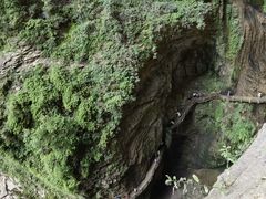 -龙水峡地缝景区