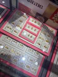 -周生生Chow Sang Sang(新世界店)