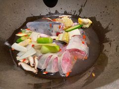 鲜潭蒸汽石锅江团鱼-鲜潭蒸汽石锅鱼(五道口购物中心店)