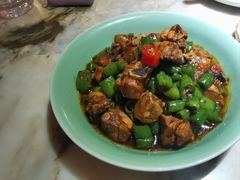 辣椒生炒鸡块-弄堂里·寻味杭州(湖滨银泰in77C区店)