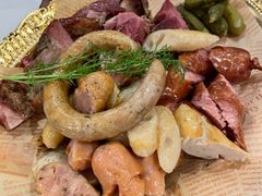 烤肠拼盘-六国饭店